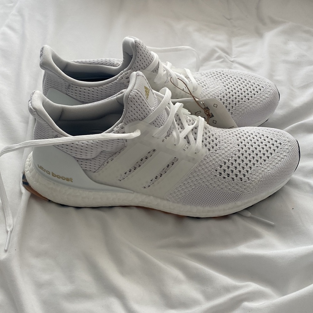 Never worn brand new men’s size 10 Adidas ultra boost